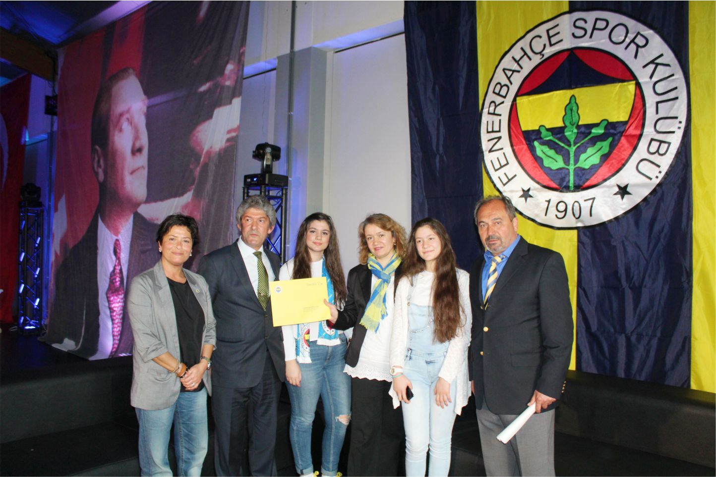 BELÇİKALI FENERBAHÇELİLERDEN TAKIMLARINA BÜYÜK DESTEK
