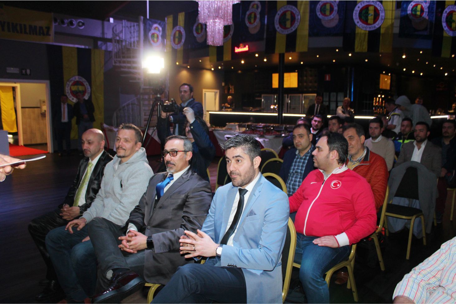 BELÇİKALI FENERBAHÇELİLERDEN TAKIMLARINA BÜYÜK DESTEK