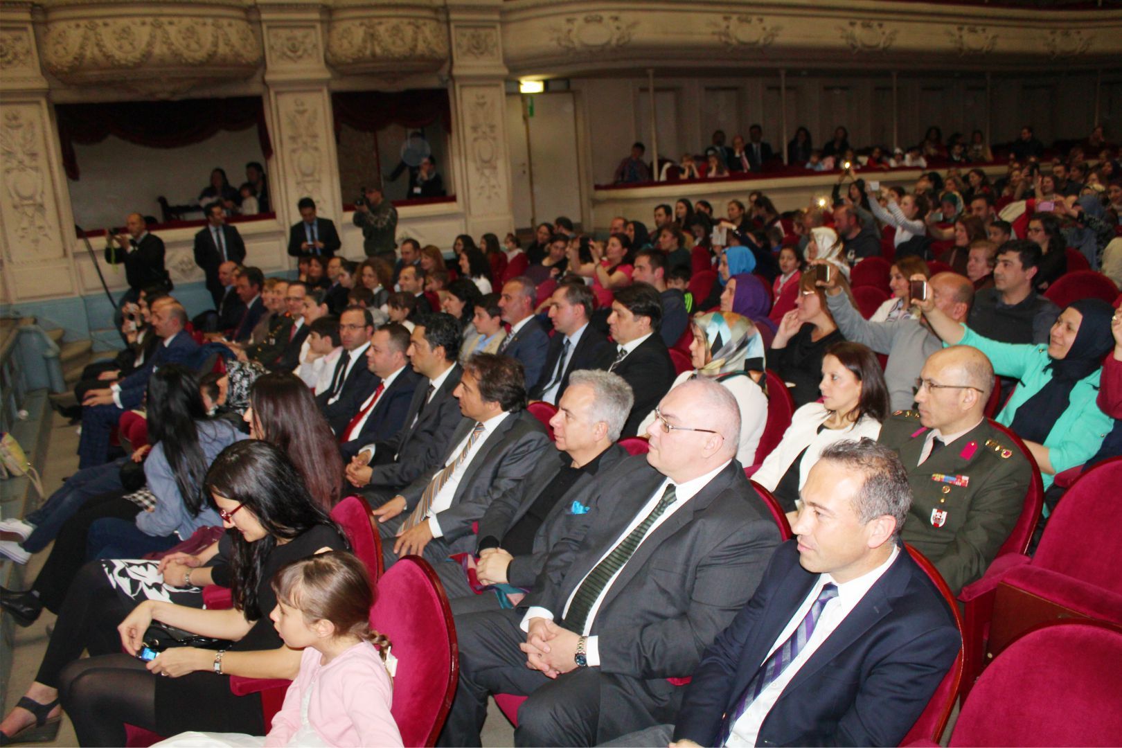 AB’nin merkezi Brüksel’de ‹23 Nisan Coşkusu› yaşandı
