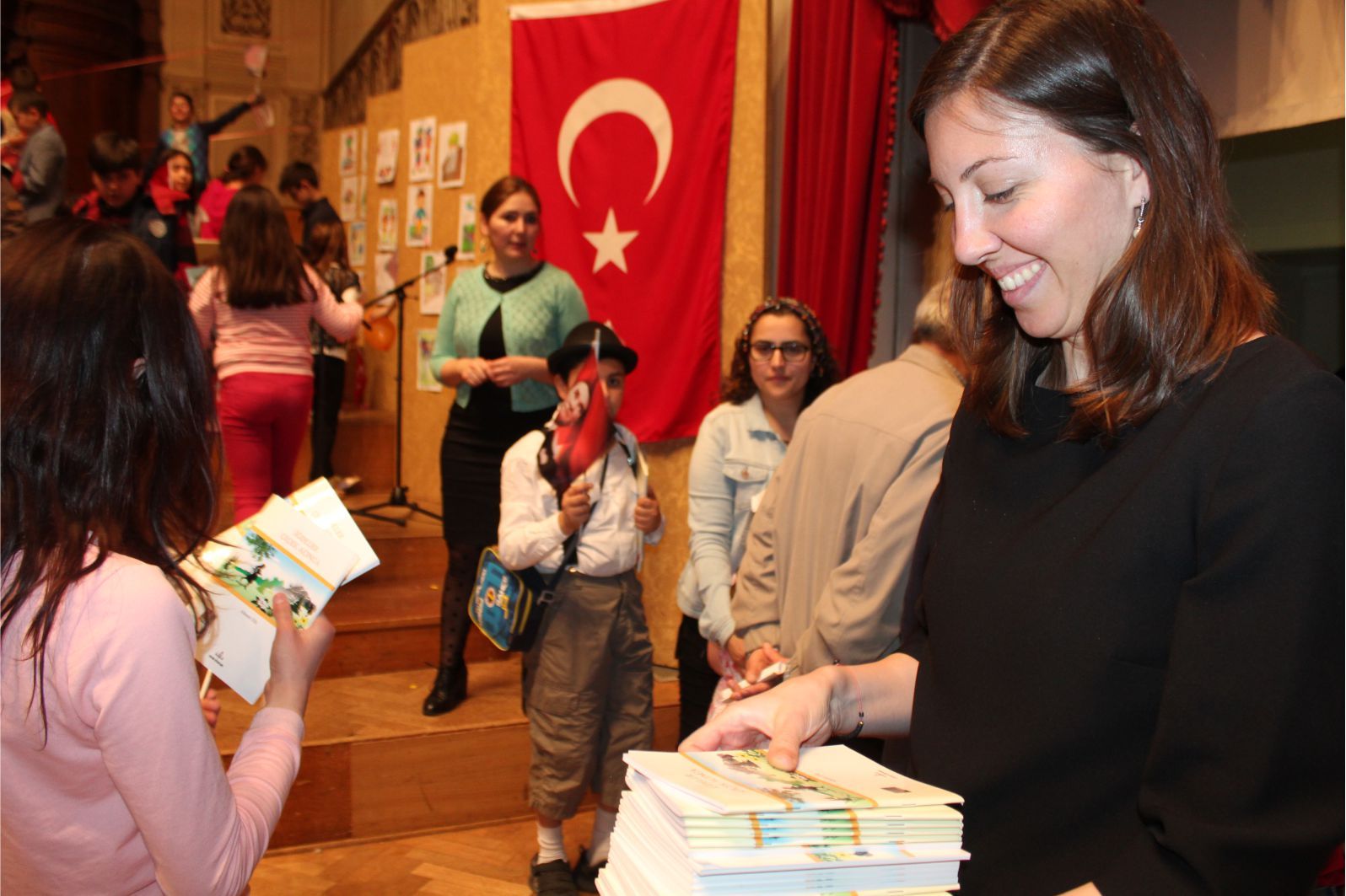 AB’nin merkezi Brüksel’de ‹23 Nisan Coşkusu› yaşandı