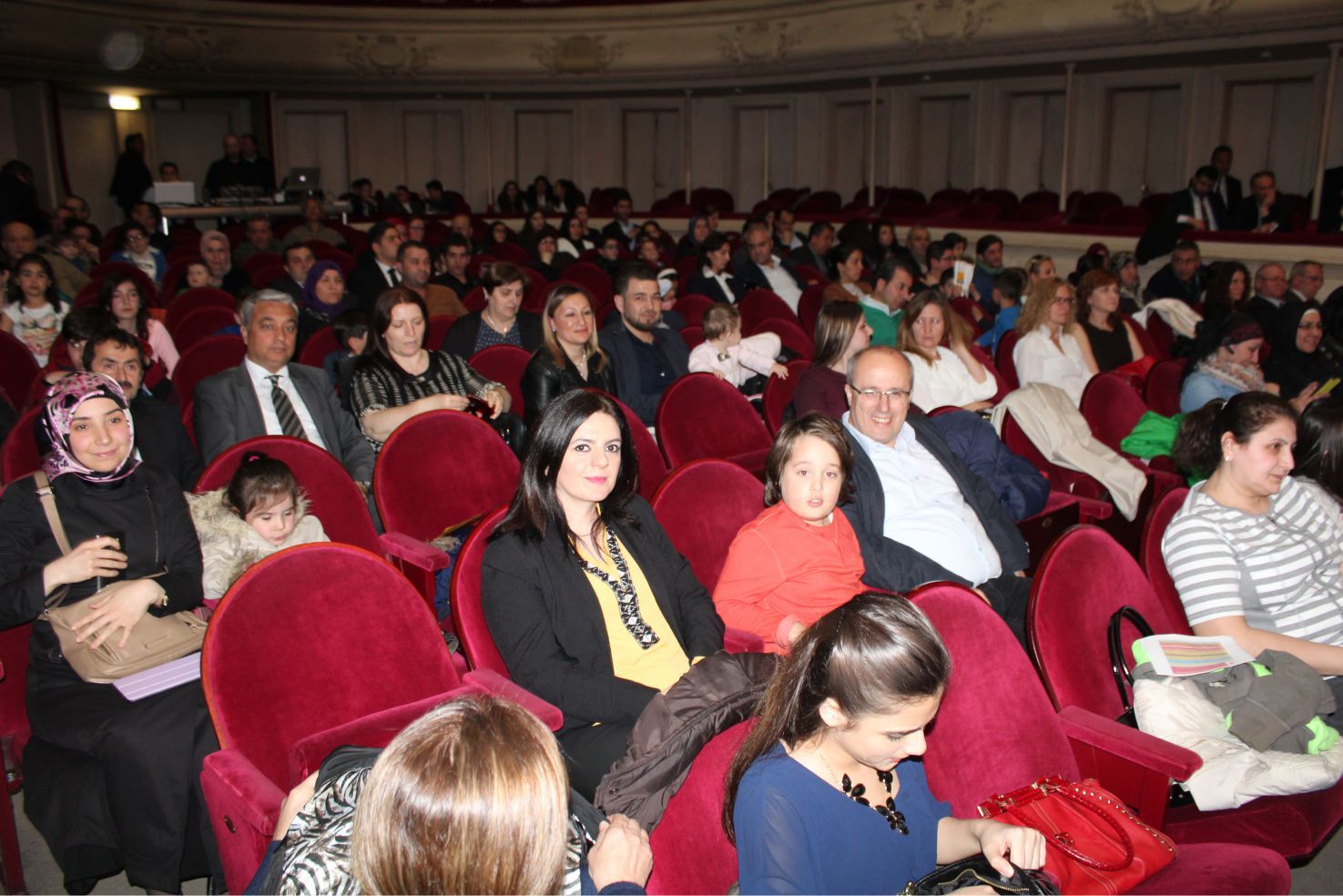 AB’nin merkezi Brüksel’de ‹23 Nisan Coşkusu› yaşandı