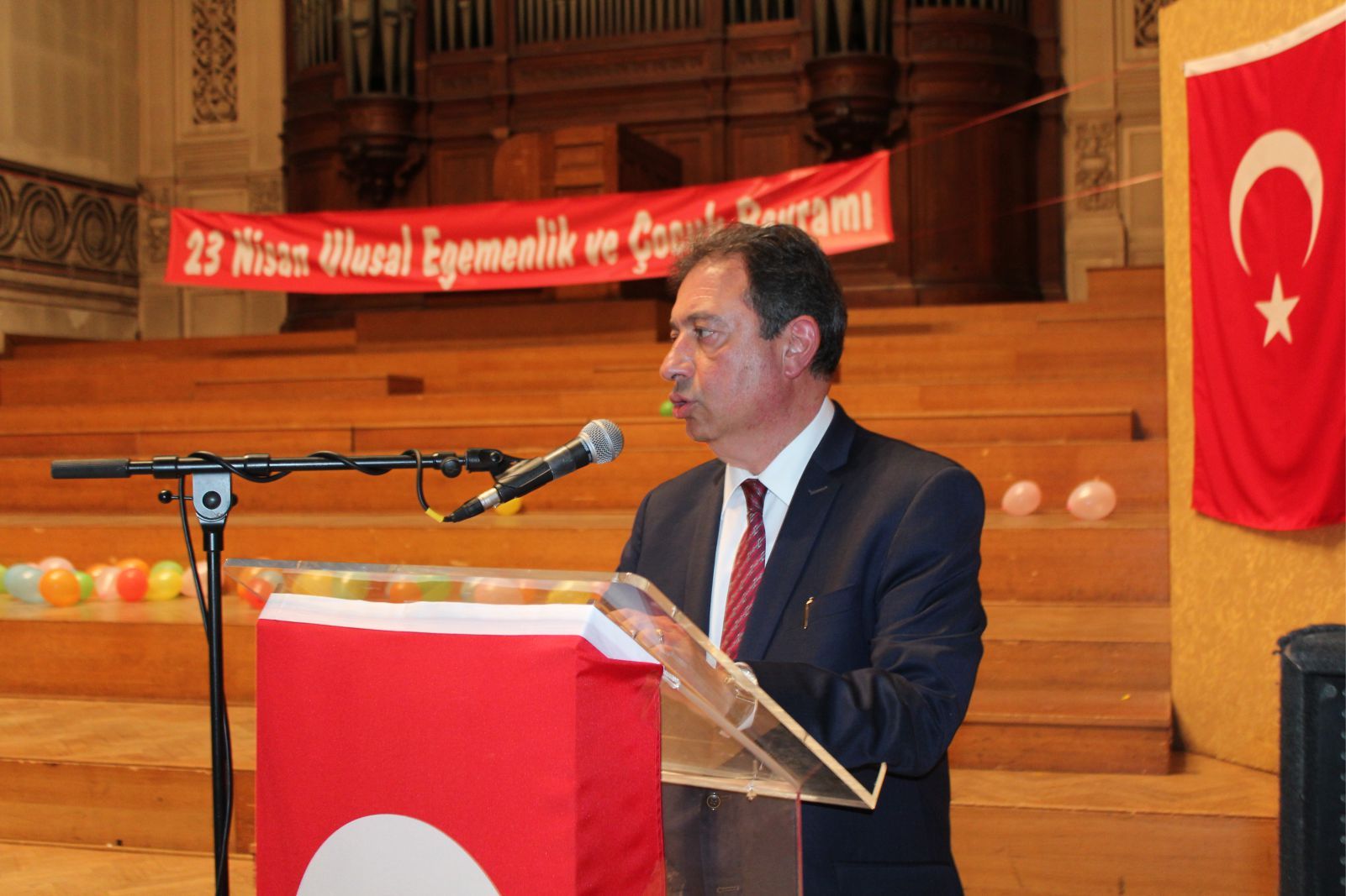 AB’nin merkezi Brüksel’de ‹23 Nisan Coşkusu› yaşandı