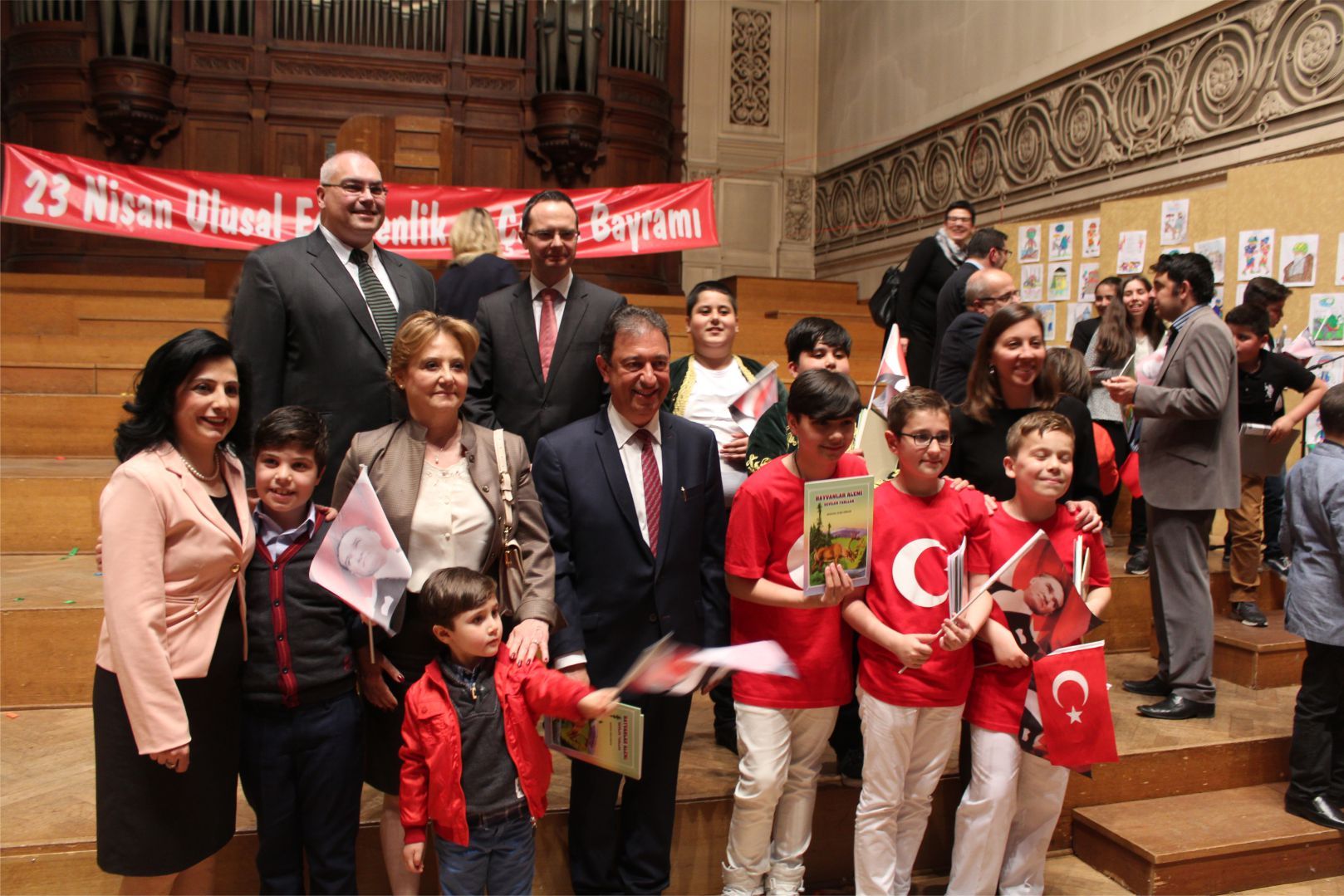 AB’nin merkezi Brüksel’de ‹23 Nisan Coşkusu› yaşandı