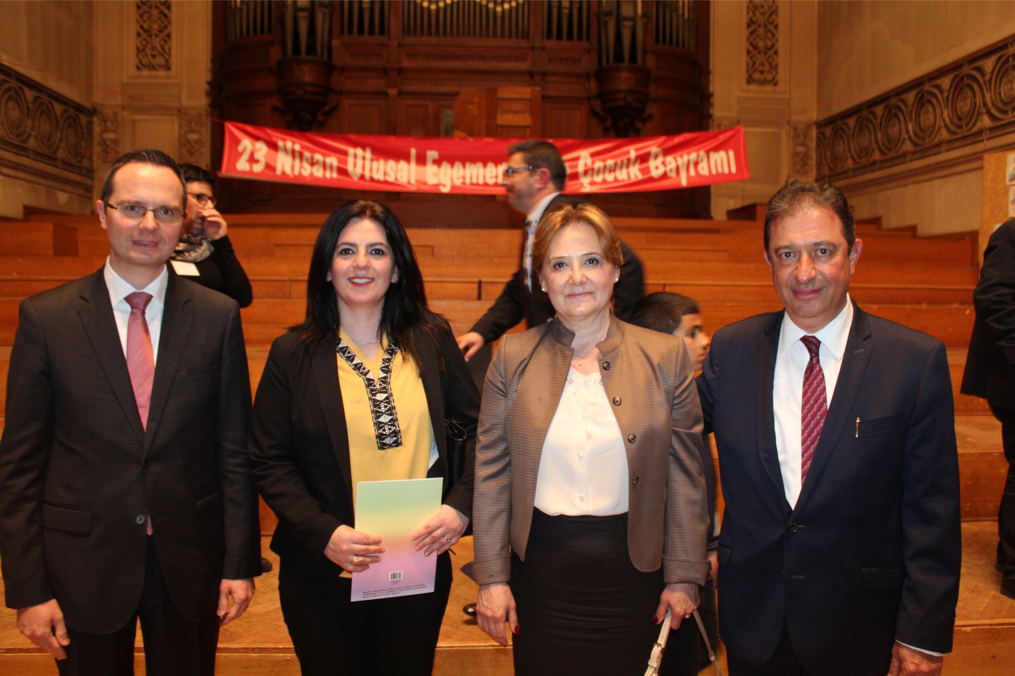 AB’nin merkezi Brüksel’de ‹23 Nisan Coşkusu› yaşandı