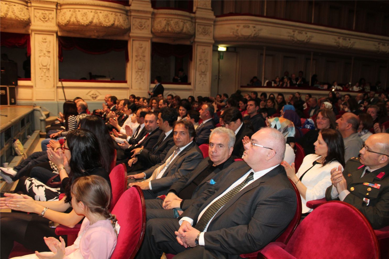 AB’nin merkezi Brüksel’de ‹23 Nisan Coşkusu› yaşandı