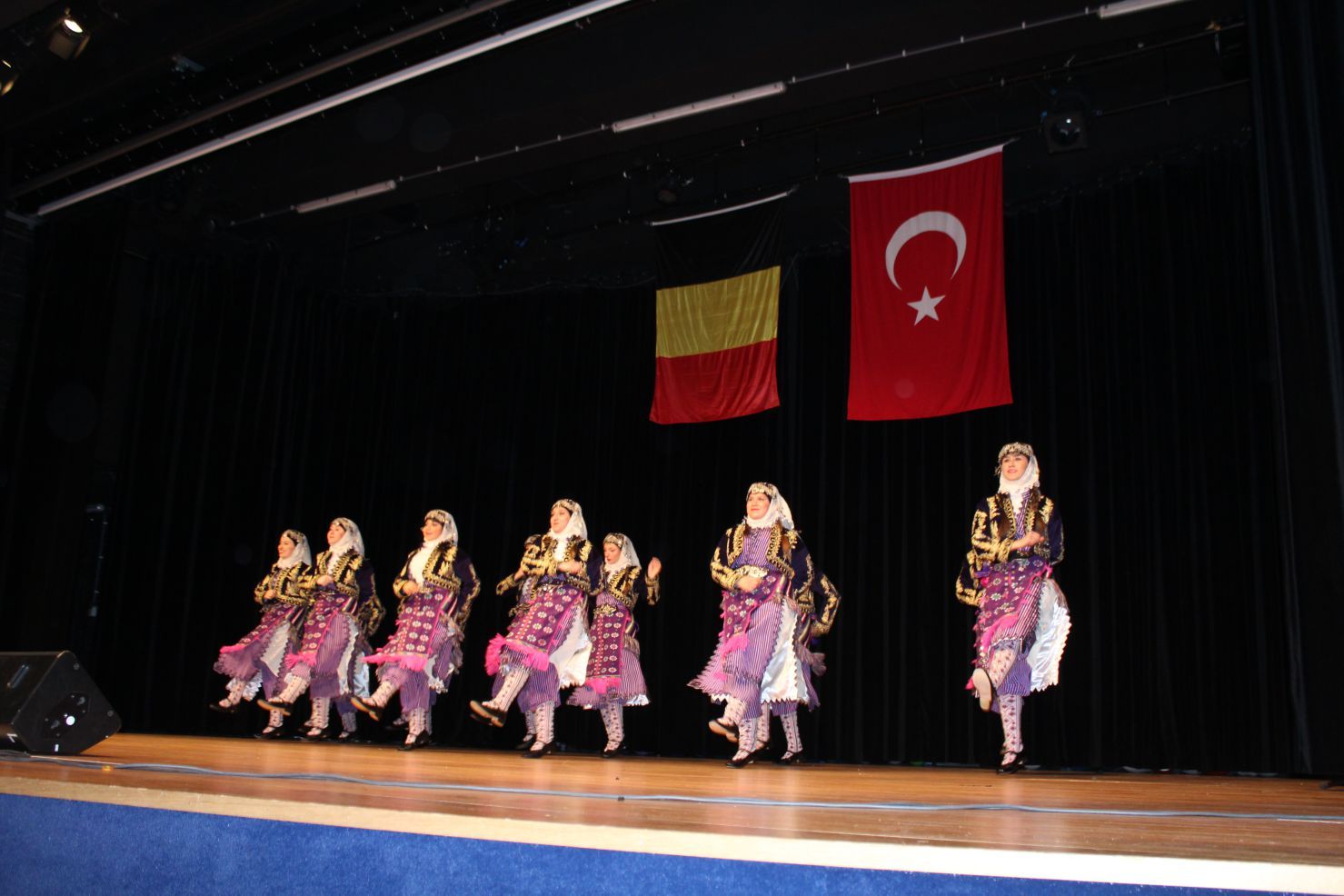 23 NİSANI BİRLİKTE KUTLADILAR