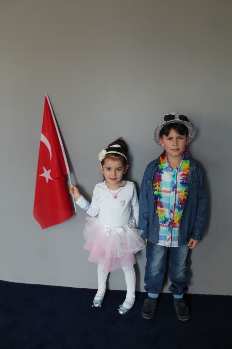 23 NİSANI BİRLİKTE KUTLADILAR