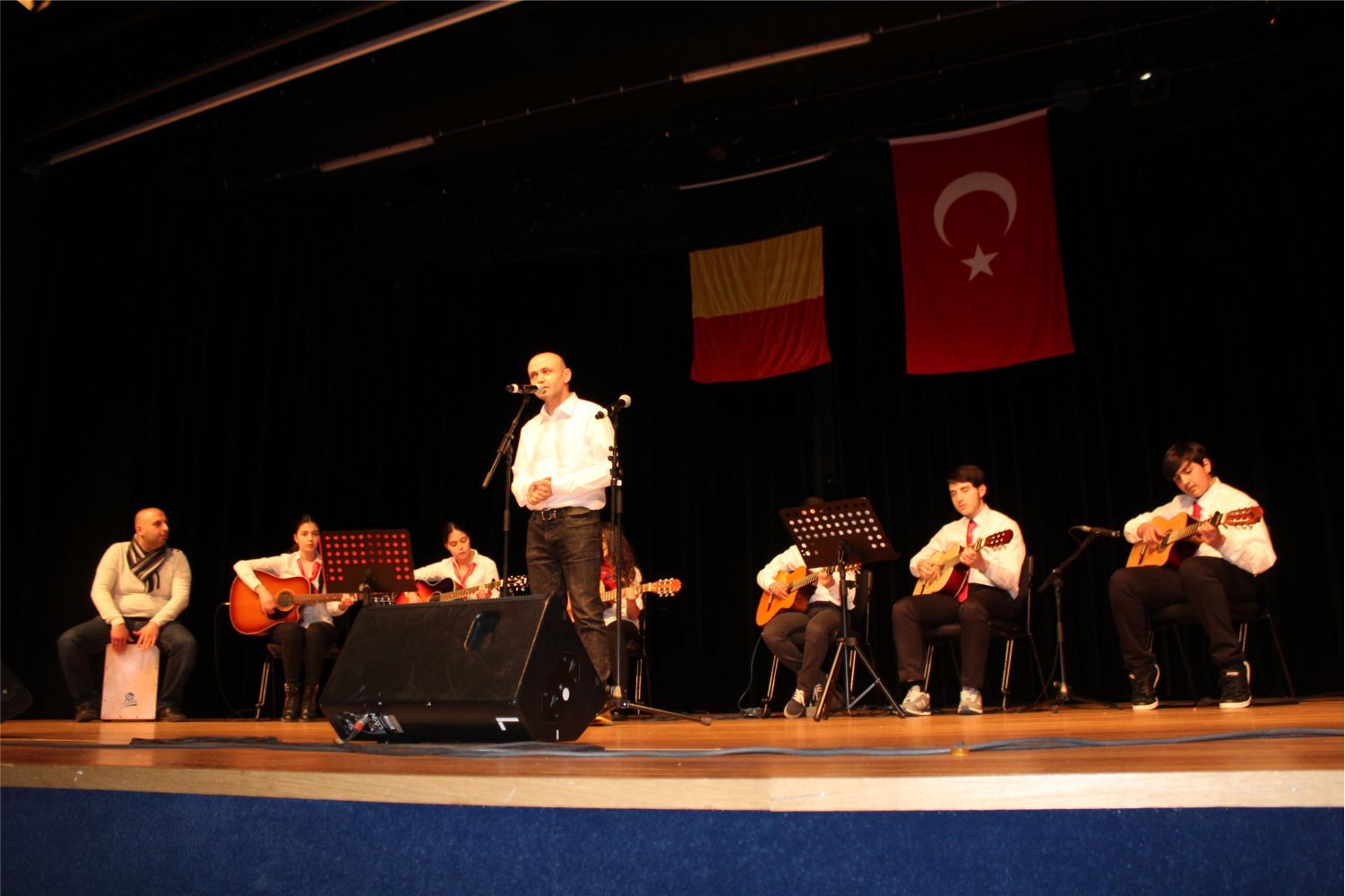 23 NİSANI BİRLİKTE KUTLADILAR