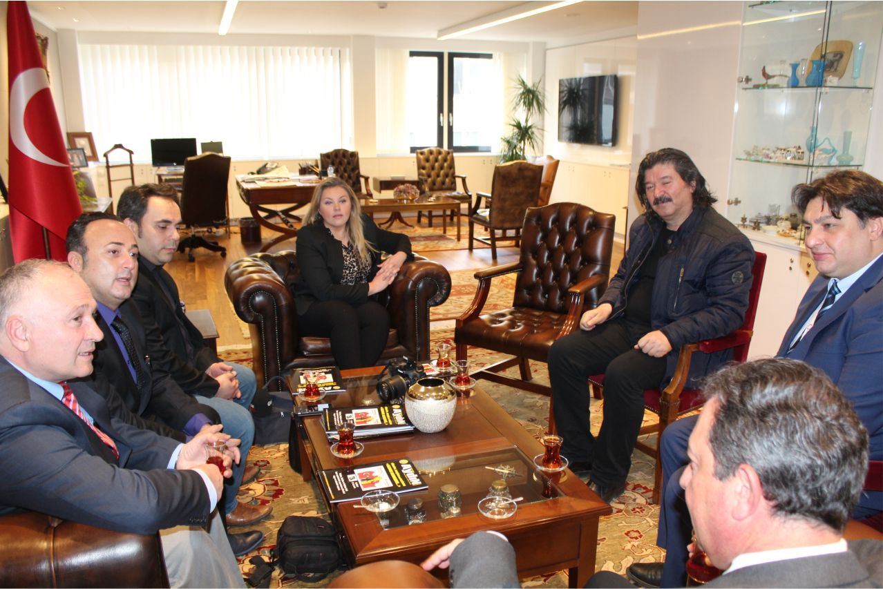 BELÇİKA TÜRKÇE MEDYA BİRLİĞİ BÜYÜKELÇİ HAKAN OLCAY'A NEZAKET ZİYARETİNDE BULUNDU