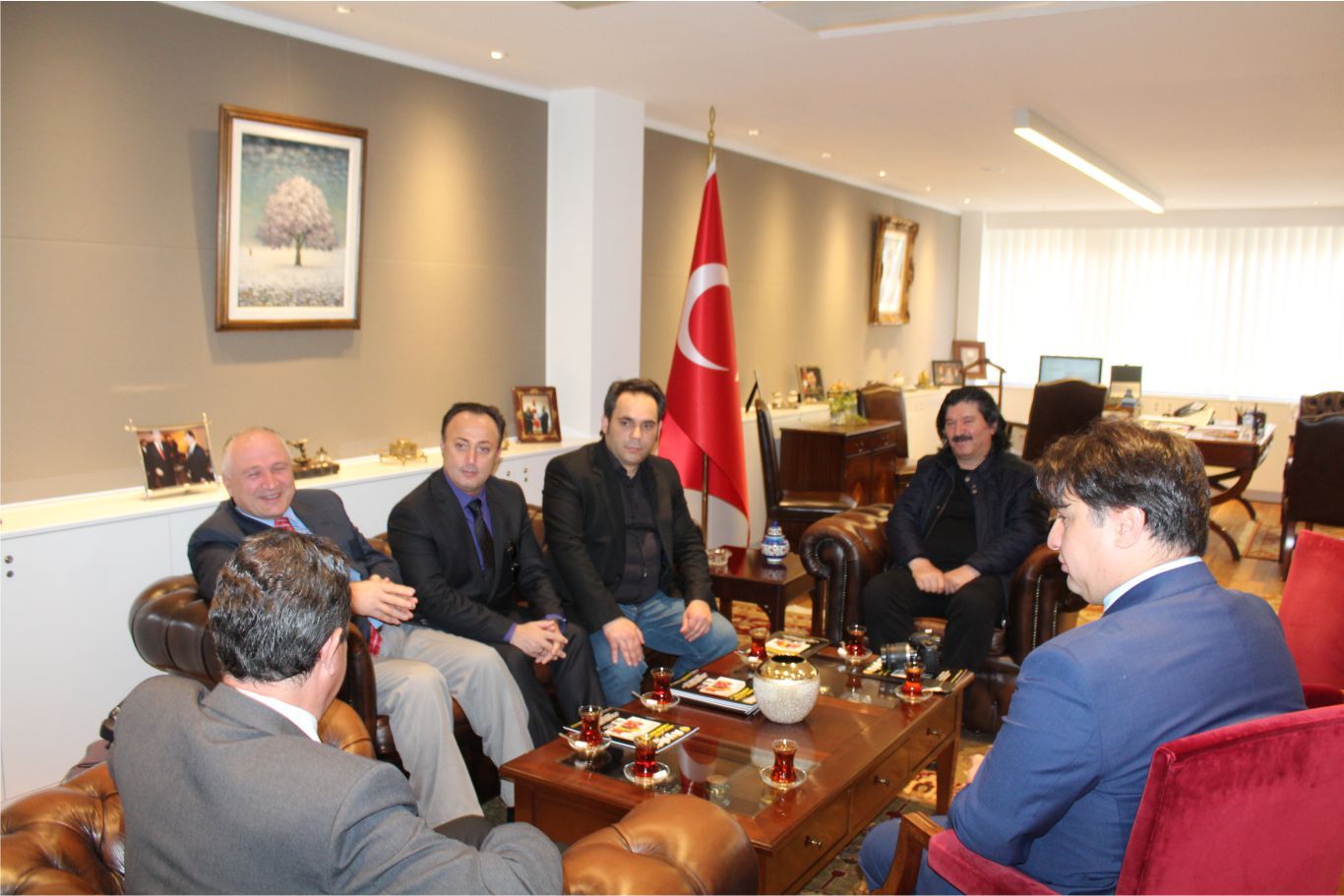 BELÇİKA TÜRKÇE MEDYA BİRLİĞİ BÜYÜKELÇİ HAKAN OLCAY'A NEZAKET ZİYARETİNDE BULUNDU