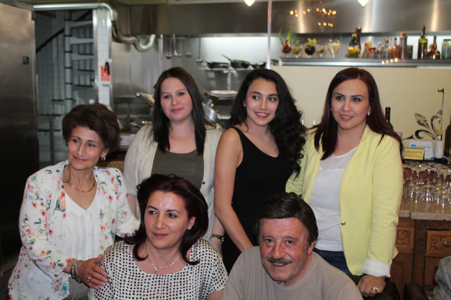 İŞADAMI KORKMAZERâ€™DEN SANATÇI SELAMİ ŞAHİN ONURUNA YEMEK 