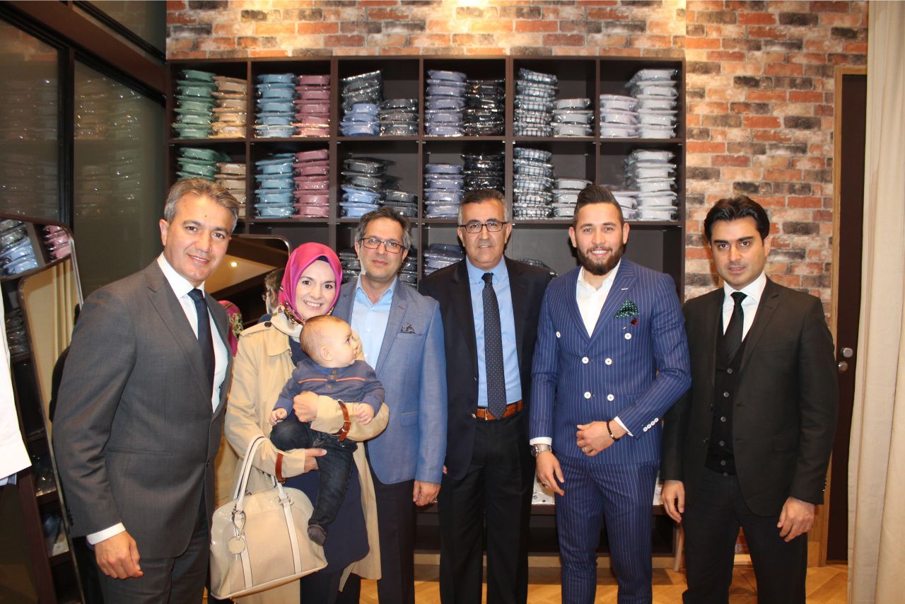 ‘BEGENTLEMEN MAĞAZASININ AÇILIŞINI SİYASİLER YAPTI