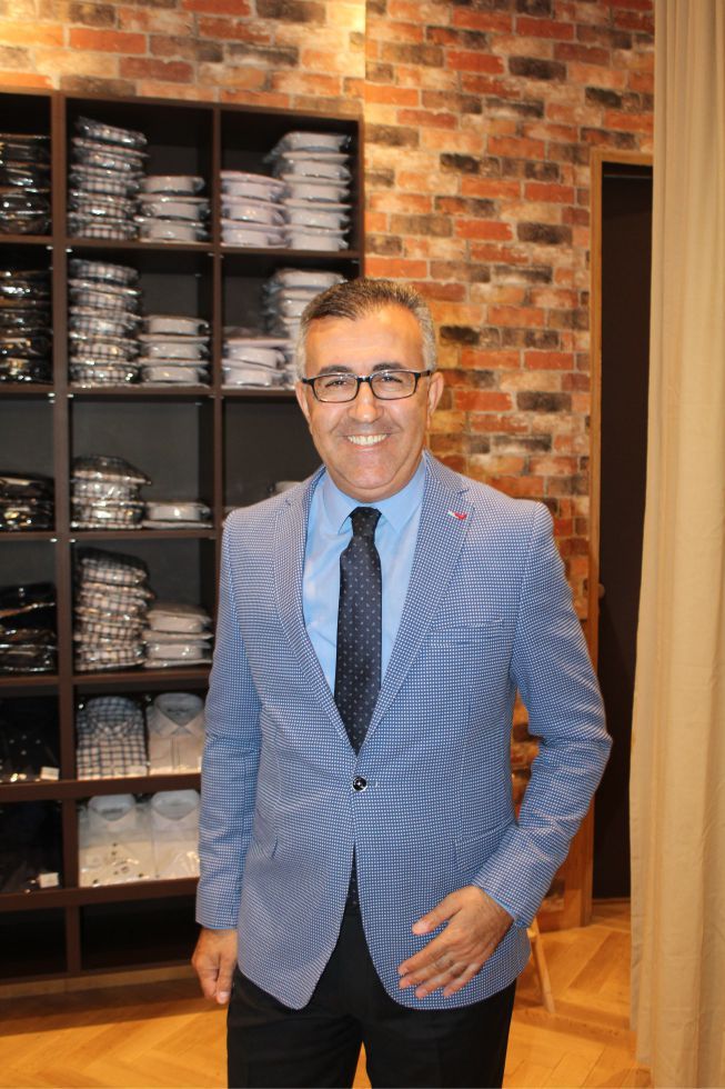 ‘BEGENTLEMEN MAĞAZASININ AÇILIŞINI SİYASİLER YAPTI