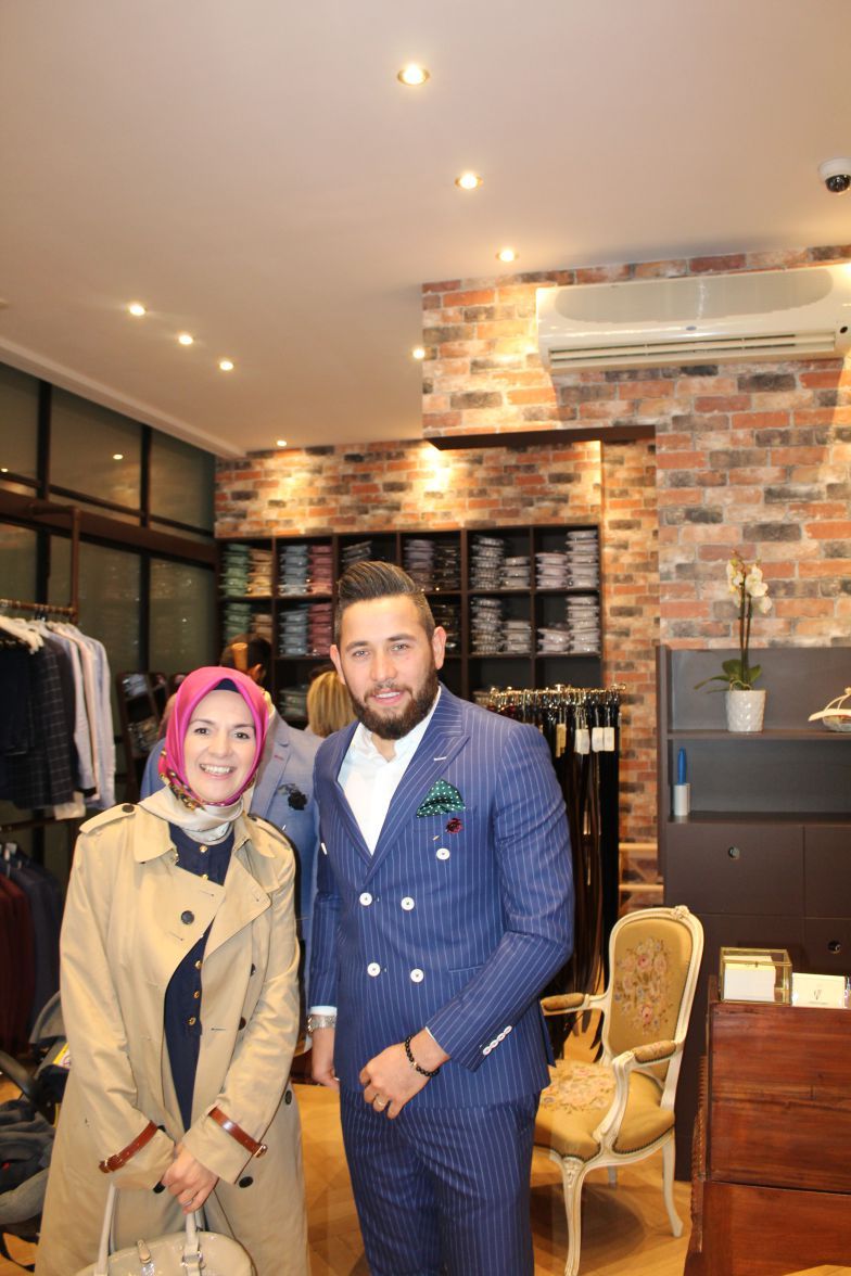 ‘BEGENTLEMEN MAĞAZASININ AÇILIŞINI SİYASİLER YAPTI