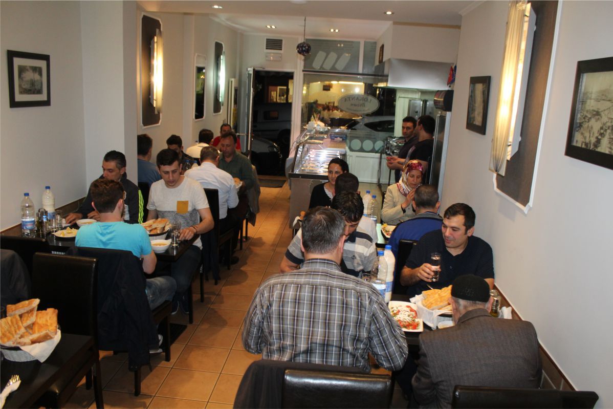 DİVAN RESTAURANT MÜŞTERİLERİNE İFTAR VERDİ