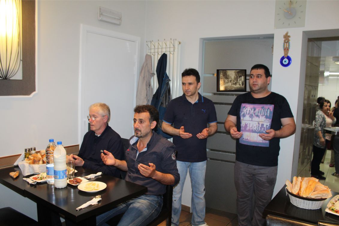DİVAN RESTAURANT MÜŞTERİLERİNE İFTAR VERDİ