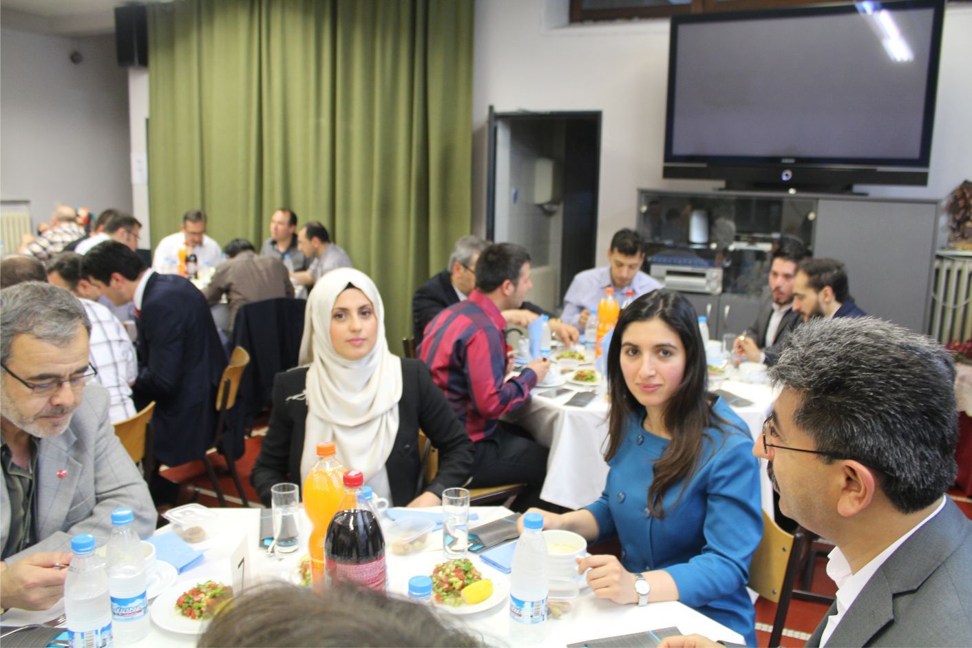 BELÇİKA DİYANET VAKFI BİR İFTAR PROGRAMI DÜZENLEDİ
