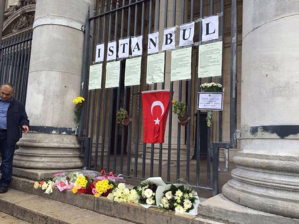 İSTANBUL'DAKİ TERÖR EYLEMİNDE YAŞAMINI YİTİRENLER BRÜKSEL'DE ANILDI