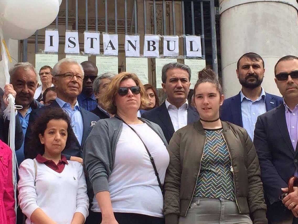 İSTANBUL'DAKİ TERÖR EYLEMİNDE YAŞAMINI YİTİRENLER BRÜKSEL'DE ANILDI