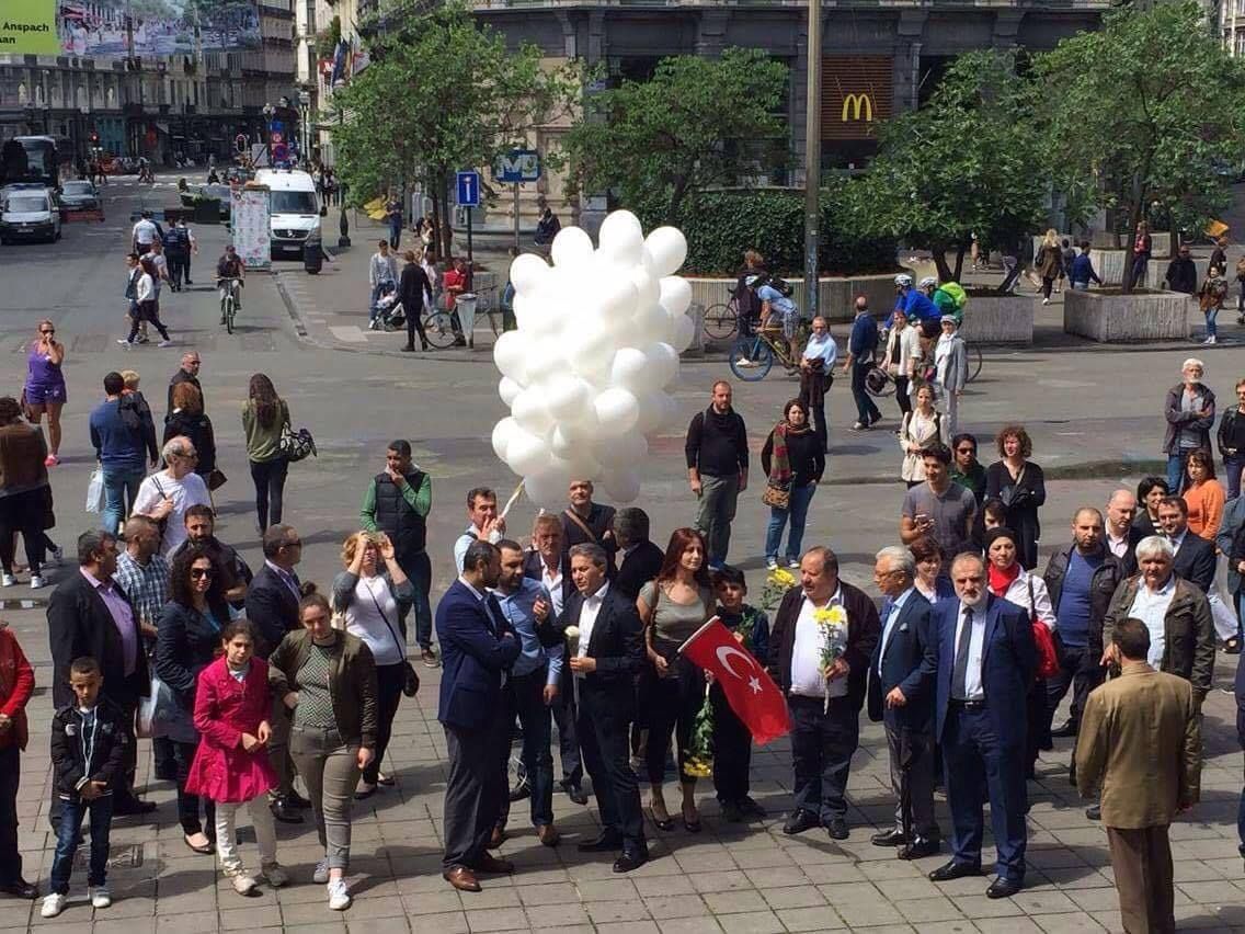 İSTANBUL'DAKİ TERÖR EYLEMİNDE YAŞAMINI YİTİRENLER BRÜKSEL'DE ANILDI