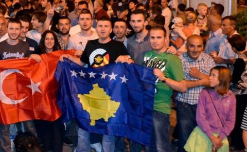 Kosovalı Türkler: Türk vatandaşlığı Suriyelilerden çok Kosovalı Türklerin hakkı