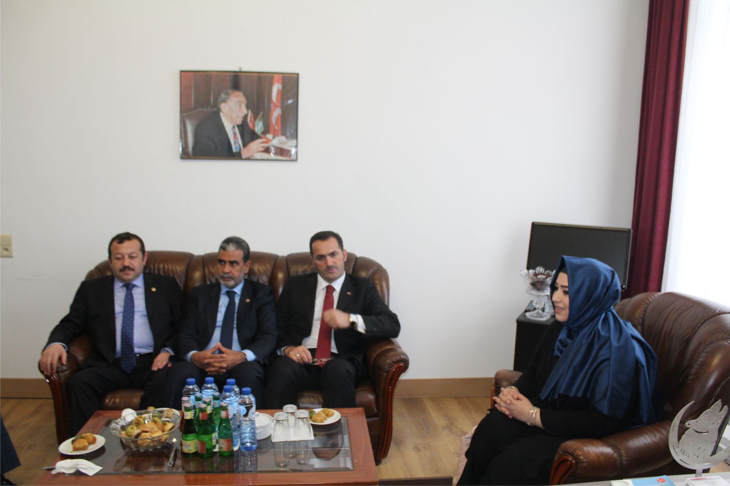 TBMM Dışişleri Komisyonu üyeleri Brüksel'de AK Parti, CHP ve BTFâ€™nu ziyaret etti.