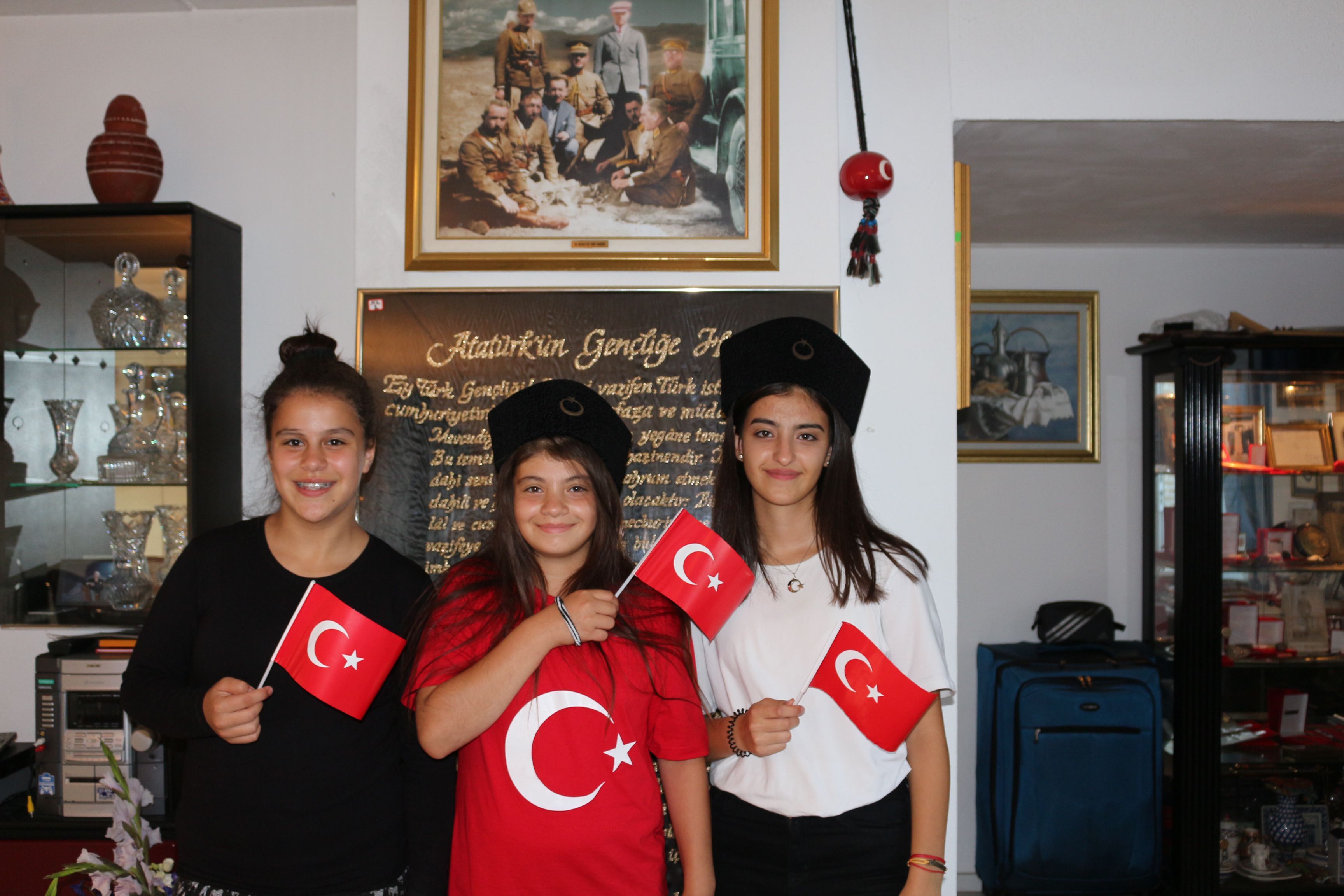 30 AĞUSTOS HOLLANDA ÇANAKKALE MÜZESİNDE BÜYÜK ÇOŞKUYLA KUTLANDI