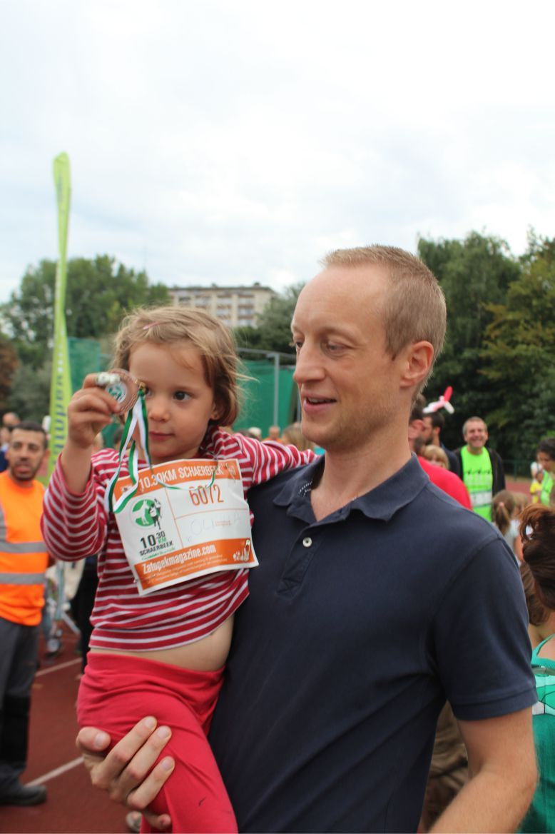 BİNLERCE KOŞUCU SCHAERBEEK MARATONUN'DA BULUŞARAK, CENTİLMENCE YARIŞTI...