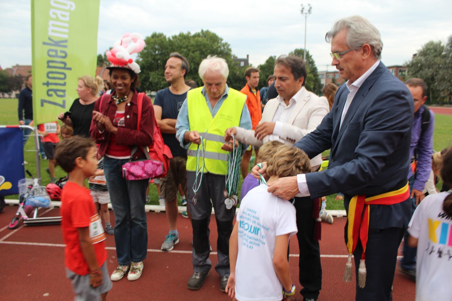 BİNLERCE KOŞUCU SCHAERBEEK MARATONUN'DA BULUŞARAK, CENTİLMENCE YARIŞTI...