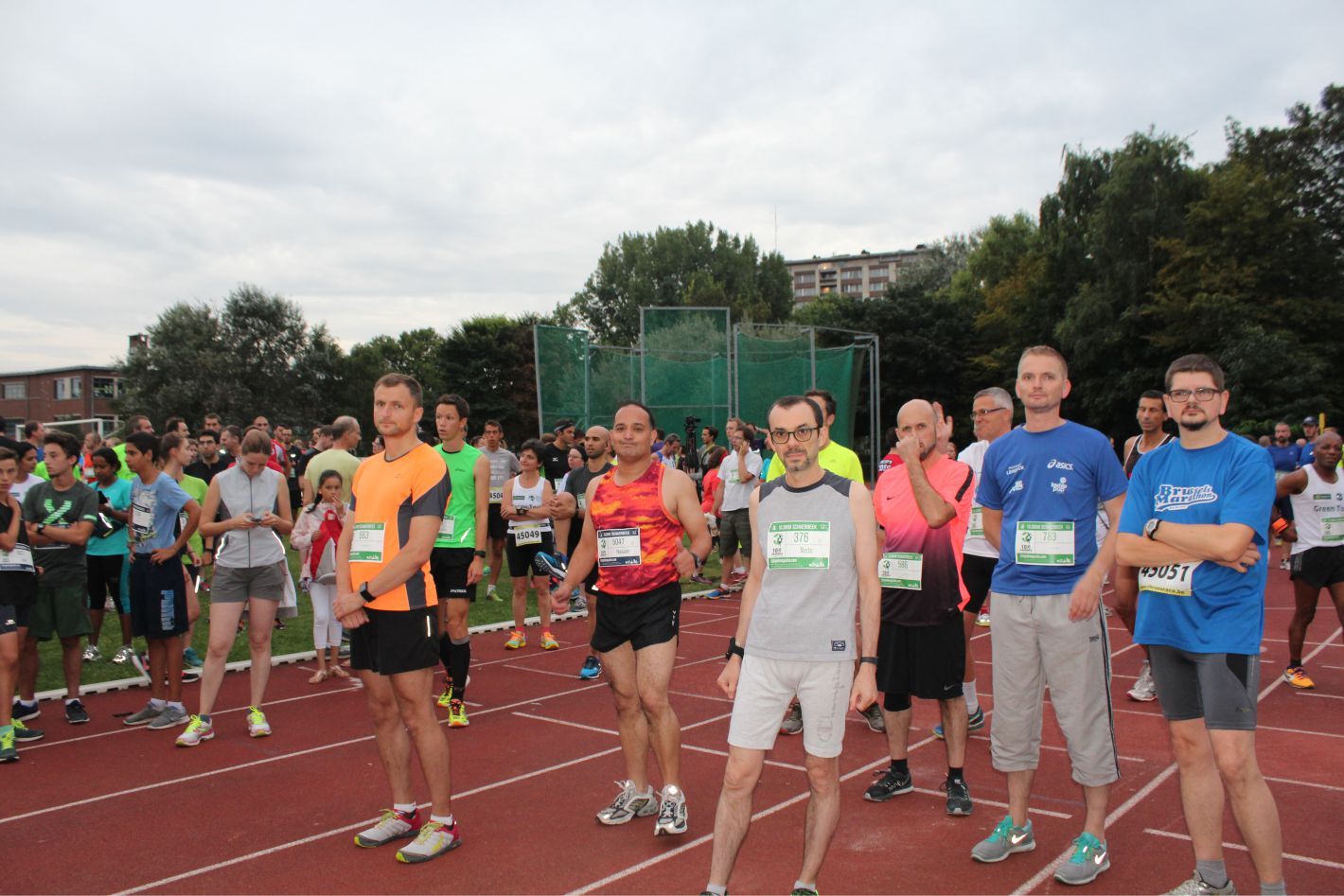 BİNLERCE KOŞUCU SCHAERBEEK MARATONUN'DA BULUŞARAK, CENTİLMENCE YARIŞTI...