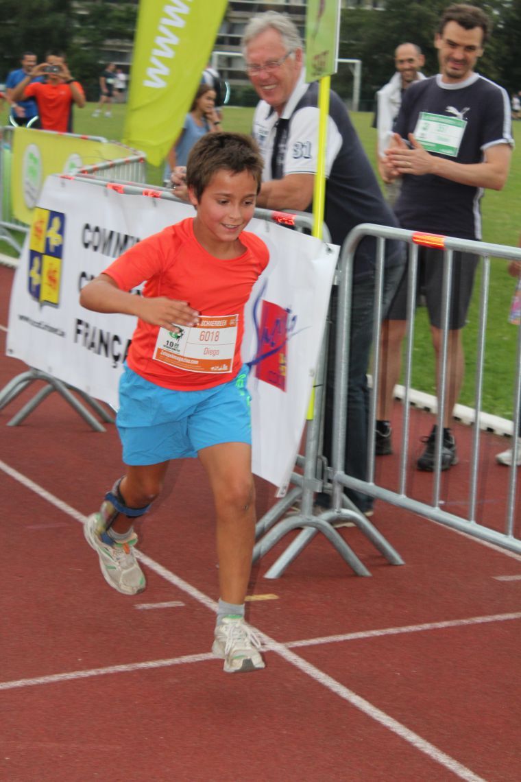 BİNLERCE KOŞUCU SCHAERBEEK MARATONUN'DA BULUŞARAK, CENTİLMENCE YARIŞTI...