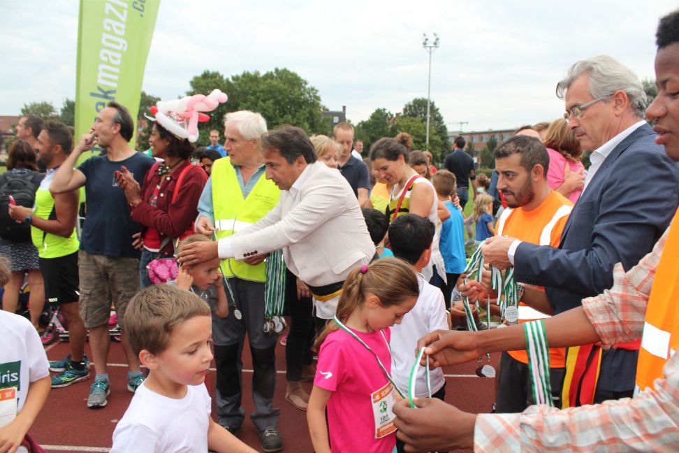 BİNLERCE KOŞUCU SCHAERBEEK MARATONUN'DA BULUŞARAK, CENTİLMENCE YARIŞTI...