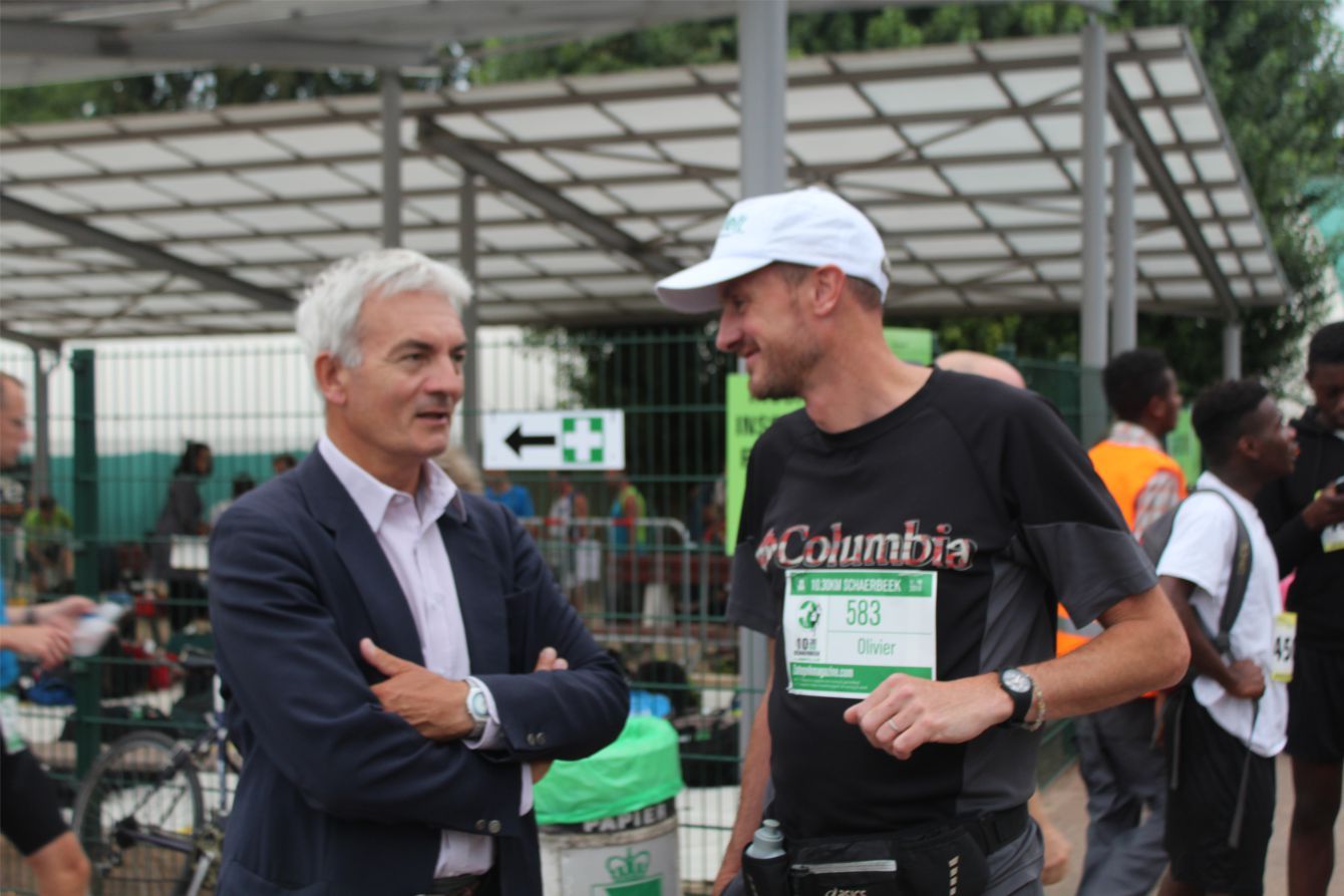 BİNLERCE KOŞUCU SCHAERBEEK MARATONUN'DA BULUŞARAK, CENTİLMENCE YARIŞTI...