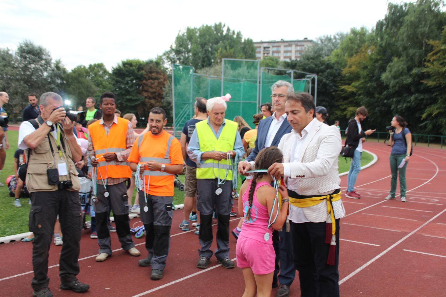 BİNLERCE KOŞUCU SCHAERBEEK MARATONUN'DA BULUŞARAK, CENTİLMENCE YARIŞTI...