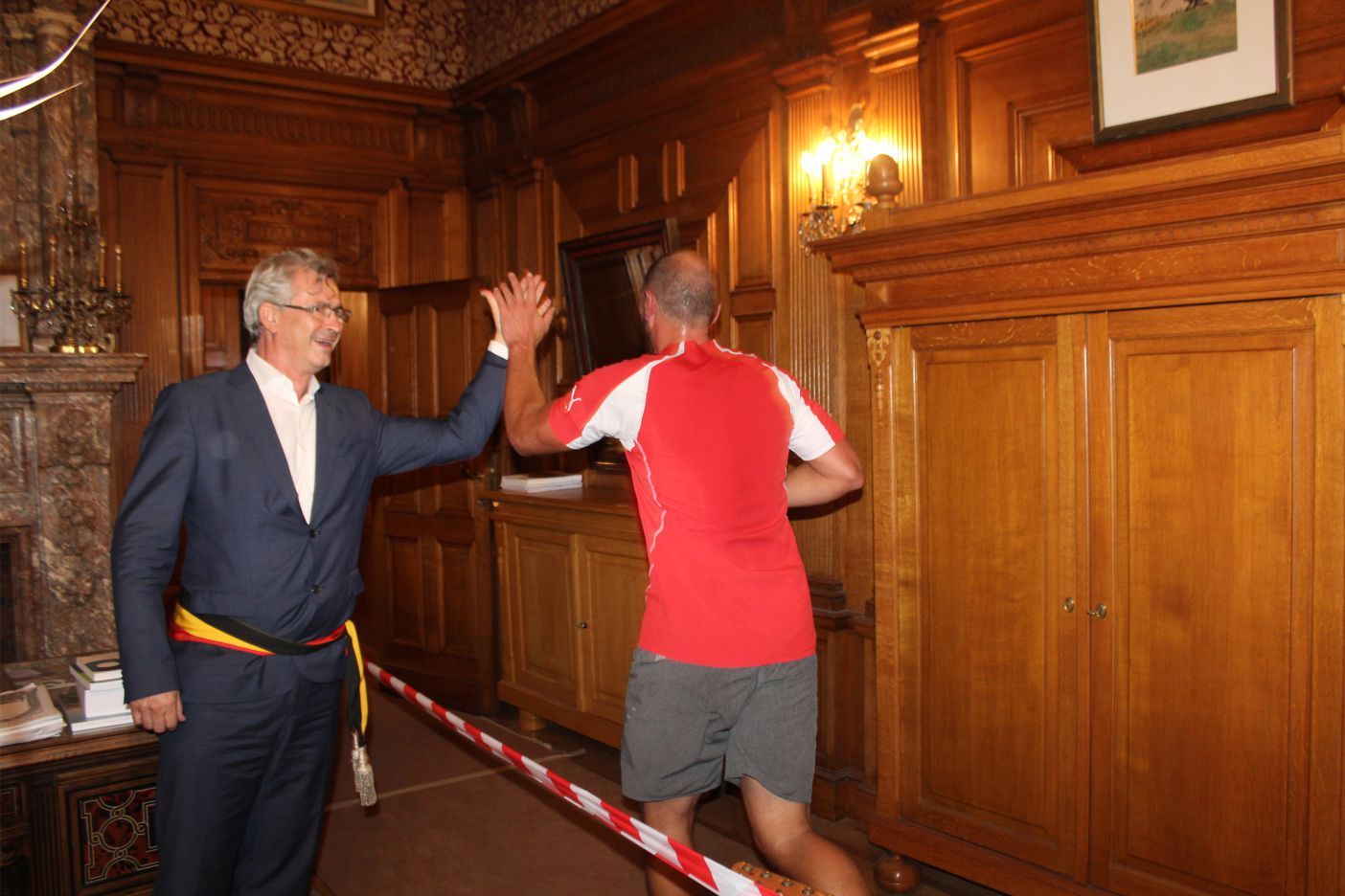 BİNLERCE KOŞUCU SCHAERBEEK MARATONUN'DA BULUŞARAK, CENTİLMENCE YARIŞTI...