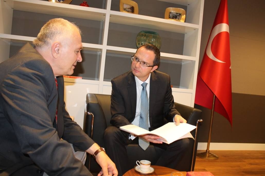 BAŞKONSOLOS ULUSOYÂ´U ZİYARET ETTİLER.