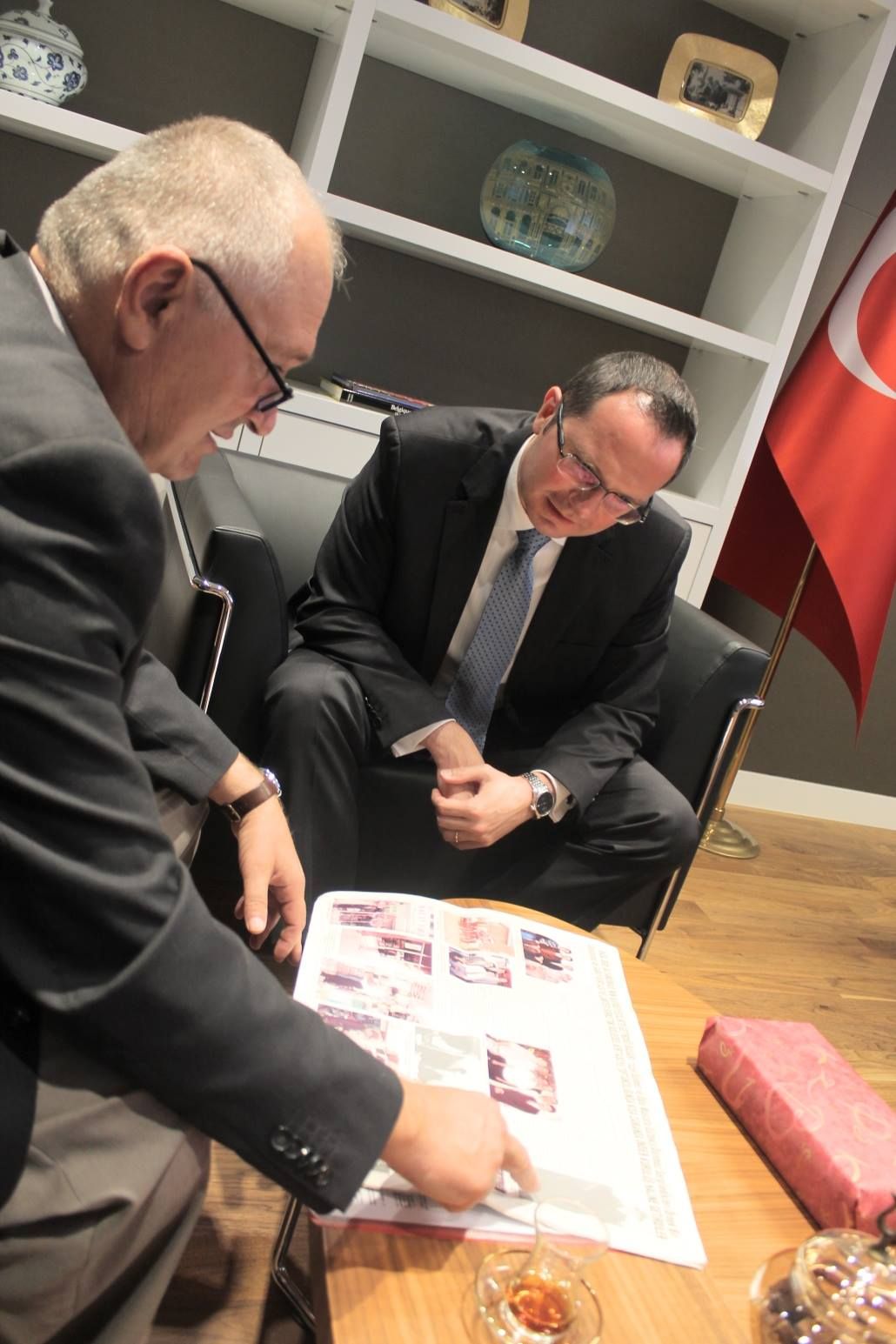 BAŞKONSOLOS ULUSOYÂ´U ZİYARET ETTİLER.