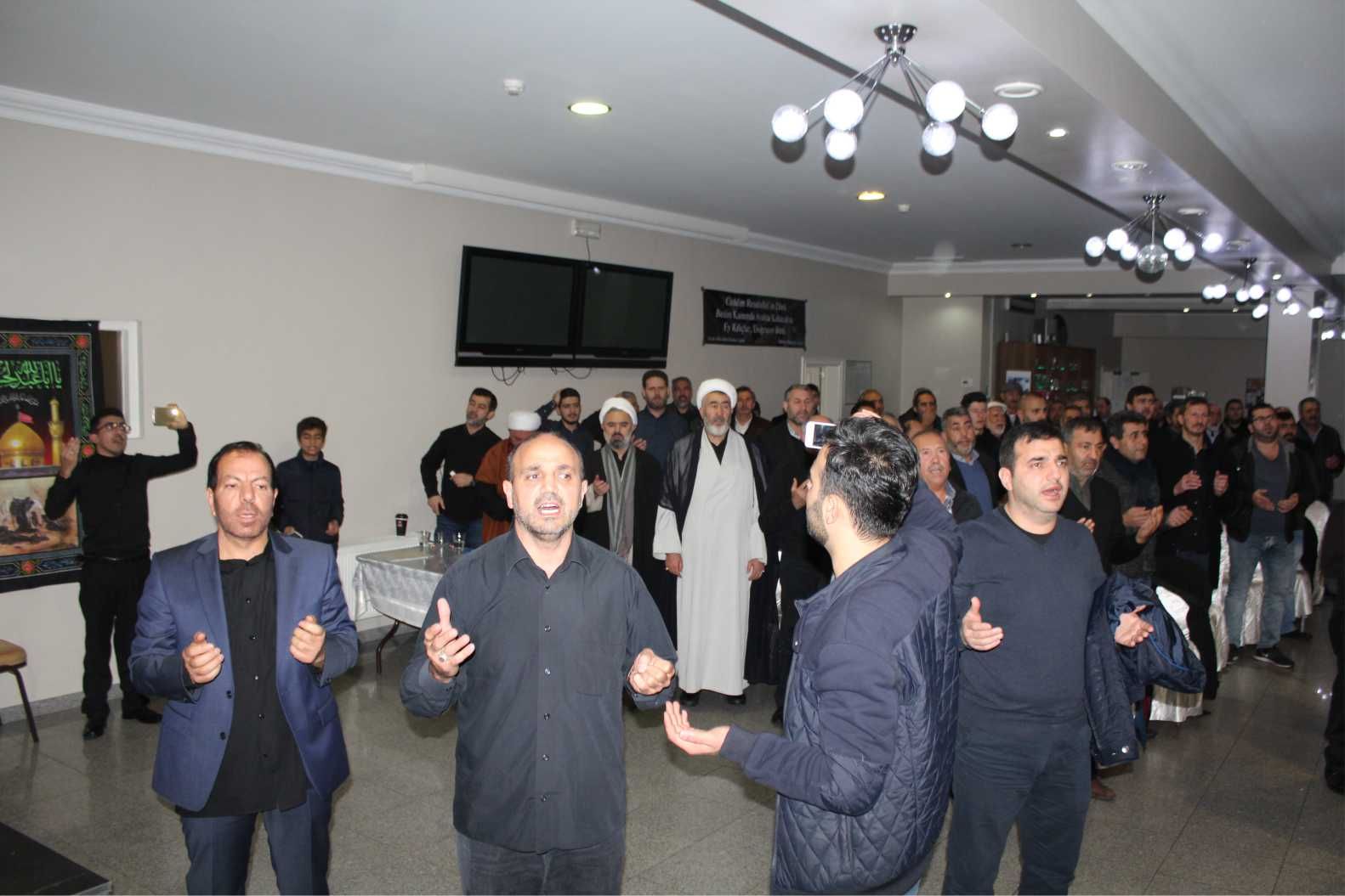 BİRİNCİ ERBAİN ANMASINDA  GENKâ€™TE â€œLEBBEYK YA HÜSEYİN!â€™, LEBBEYK, YA ZEYNEP!â€ SEDALARI…