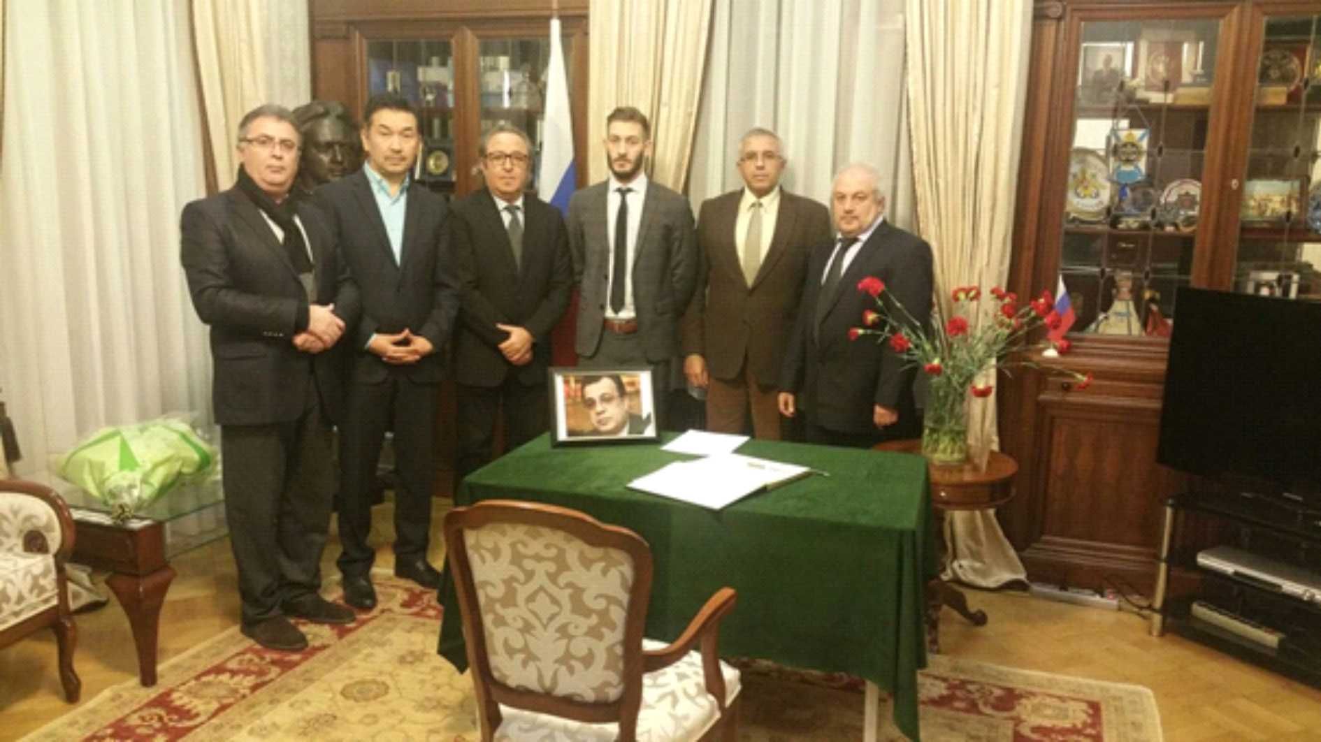 HOLLANDA TÜRKLERİ'NDEN RUS BÜYÜKELÇİSİNE JEST...