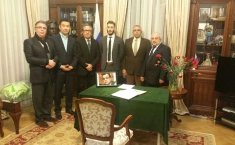 HOLLANDA TÜRKLERİ'NDEN RUS BÜYÜKELÇİSİNE JEST...