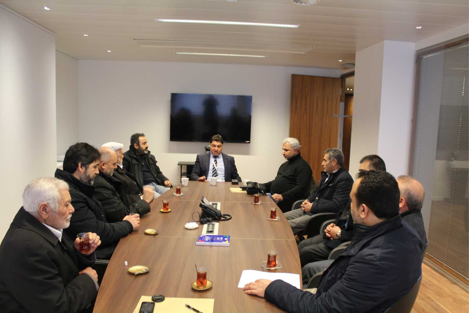 BELÇİKA’DAKİ TÜRK ŞİALAR «‹TRT1' DEKİ â€¹ŞİALARA HAKARET›TEN DUYDUKLARI RAHATSIZLIĞI BASIN MÜŞAVİRİ VEYSEL FİLİZ’E İLETTİLER