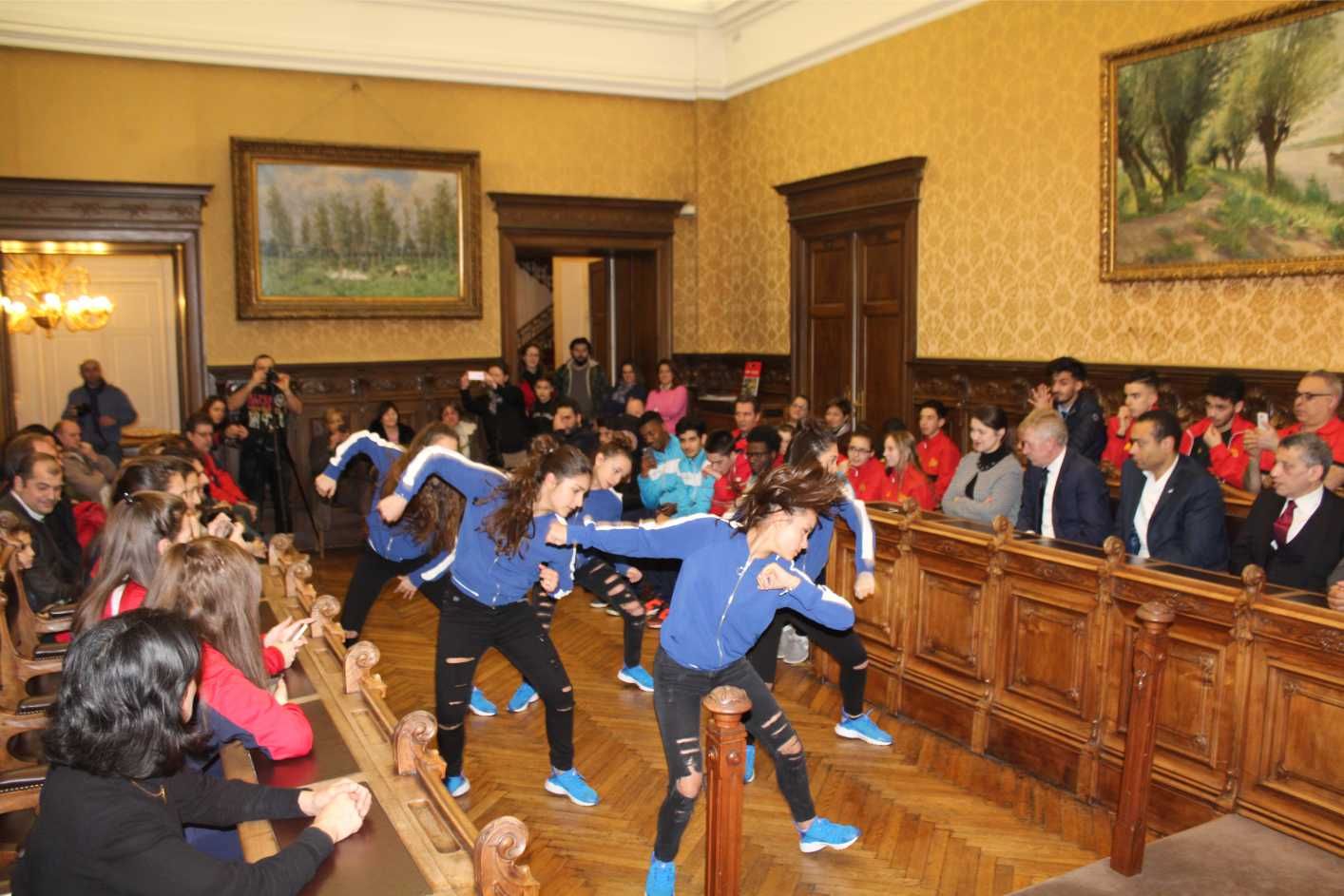 BAŞKAN KIR BAŞARILI SOPRCULARI ÖDÜLLENDİRDİ