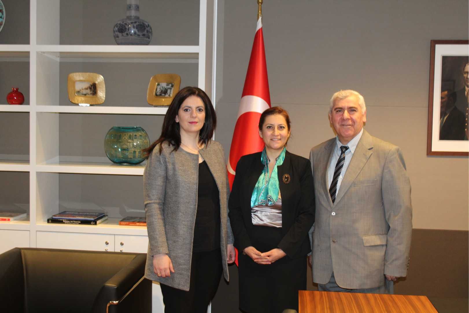 BELÇİKA AYDIN HABERâ€™DEN YENİ BAŞKONSOLOS DİLŞAD KIRBAŞâ€™LIYA NEZAKET ZİYARETİ