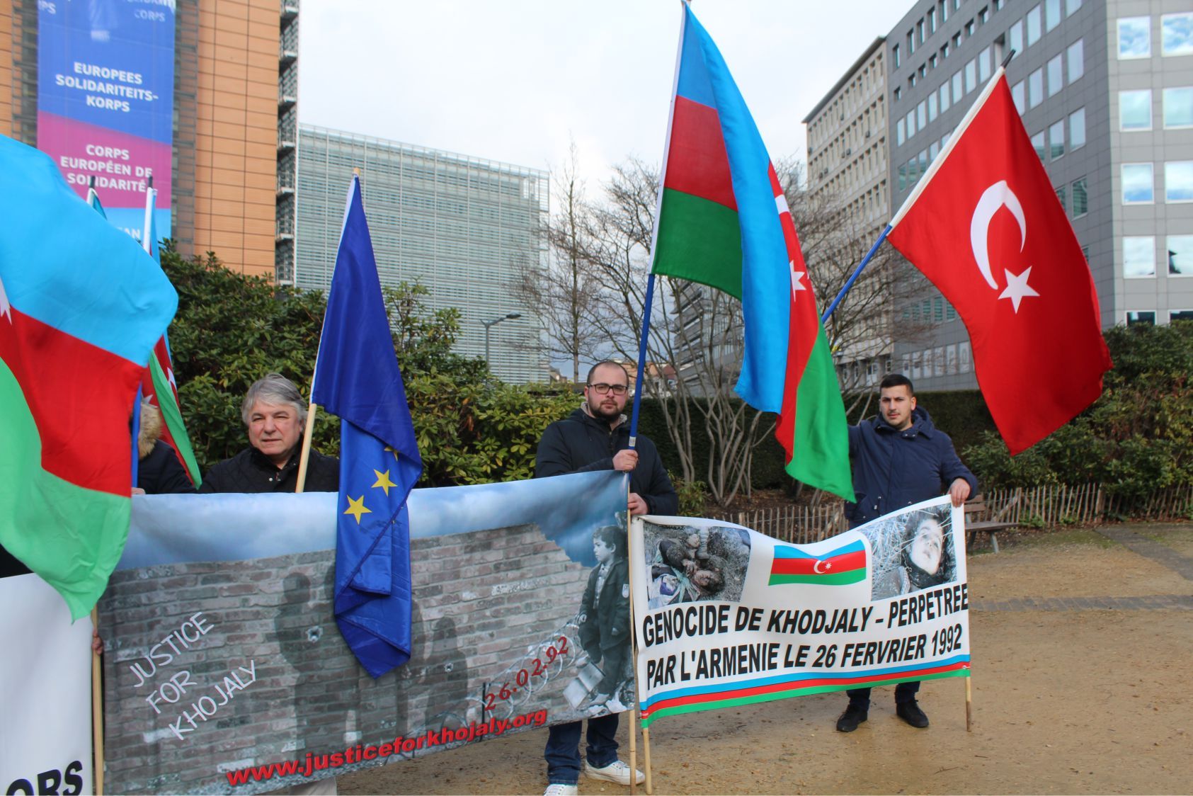 AB’NİN KALBİNDE “HOCALI ŞEHİTLERİ’Nİ ANDILARâ€