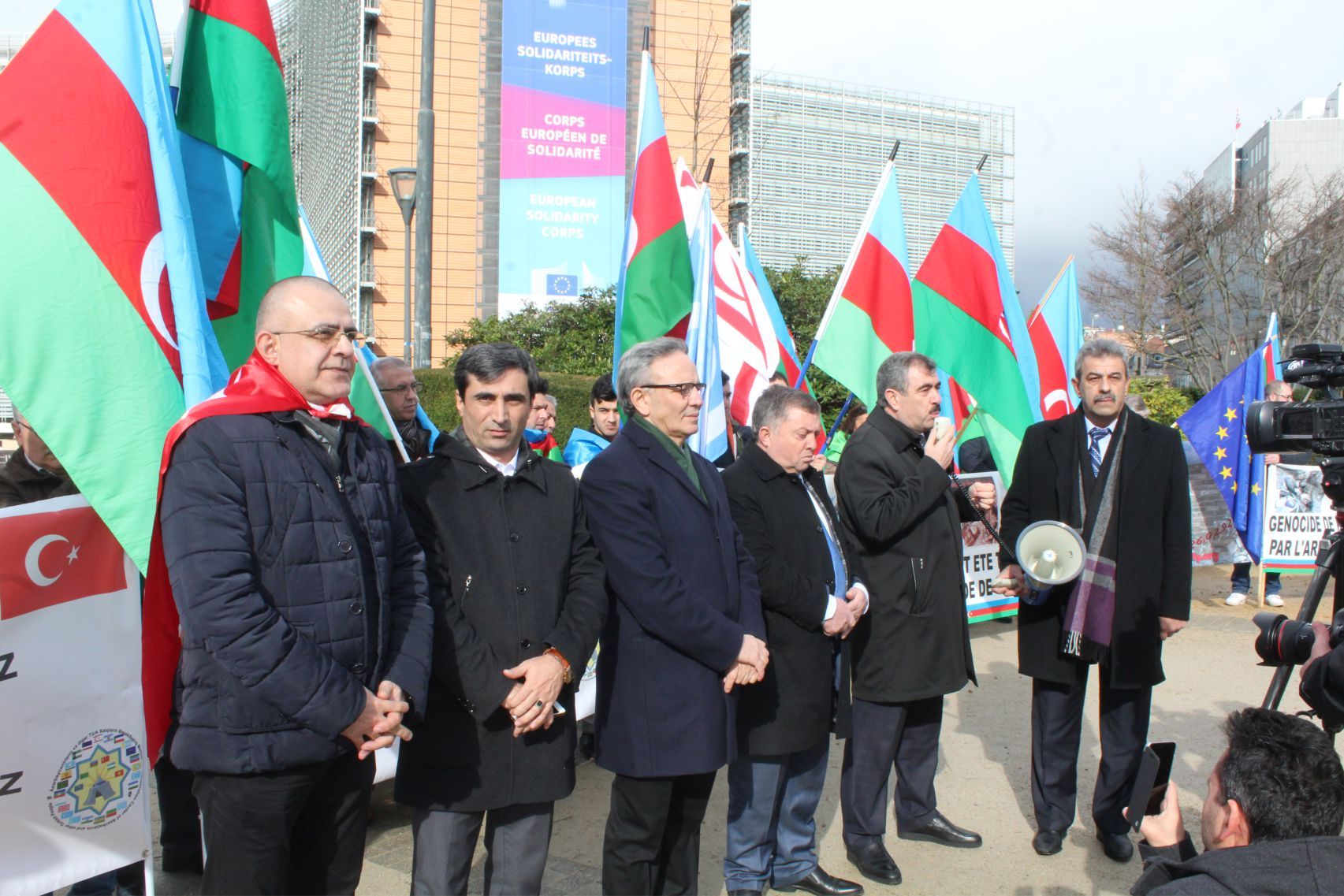 AB’NİN KALBİNDE “HOCALI ŞEHİTLERİ’Nİ ANDILARâ€