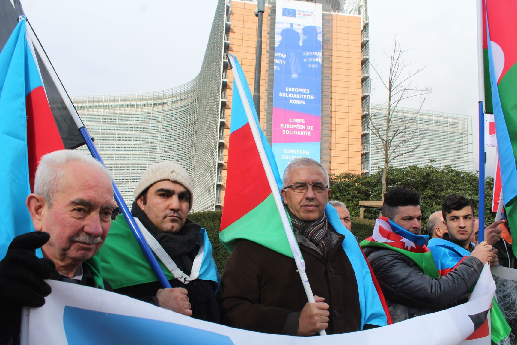 AB’NİN KALBİNDE “HOCALI ŞEHİTLERİ’Nİ ANDILARâ€