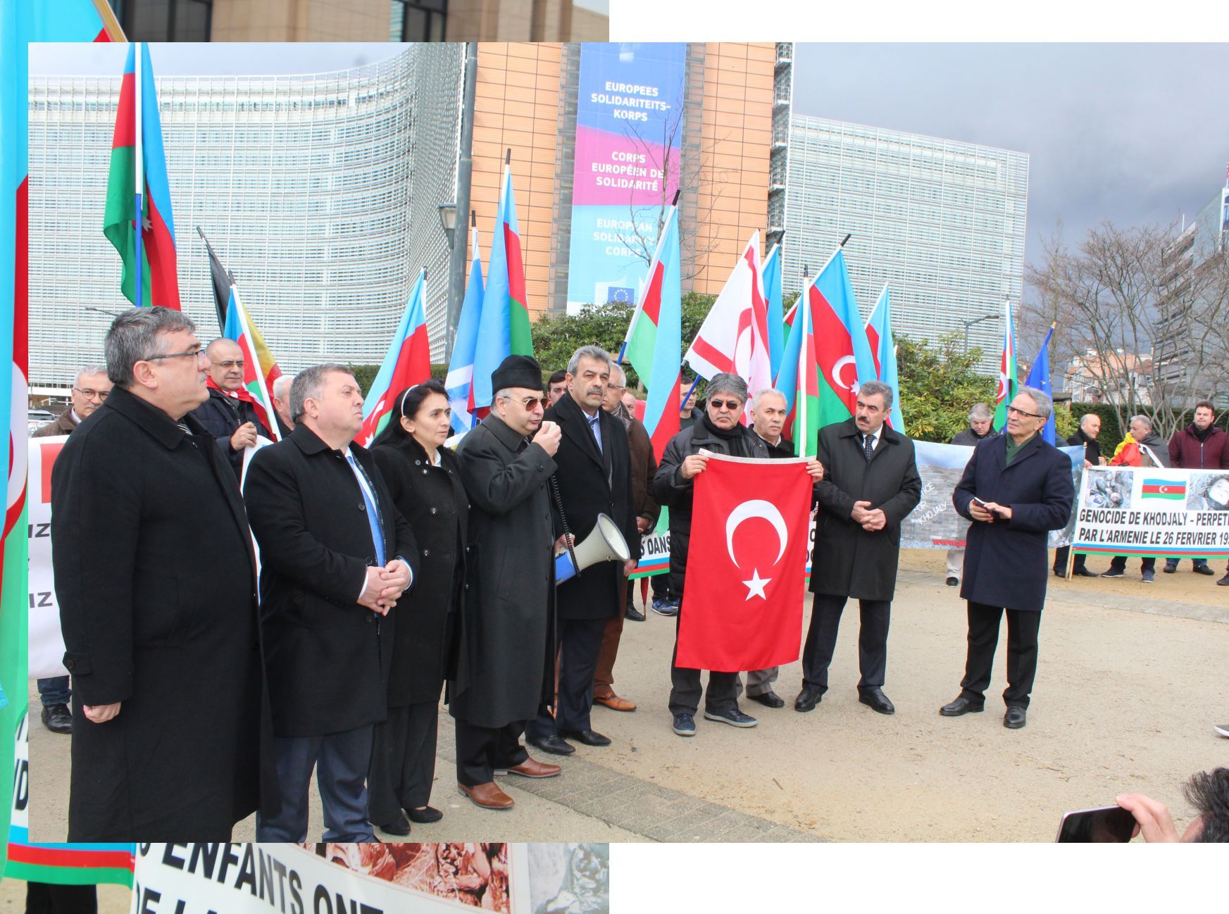 AB’NİN KALBİNDE “HOCALI ŞEHİTLERİ’Nİ ANDILARâ€