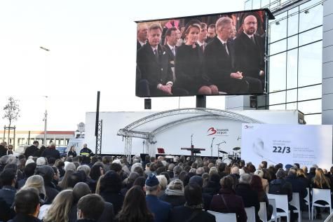 ZAVENTEM HAVALİMANI VE MALBEEK METRO DA TERÖRDE YAŞAMINI YİTİRENLER ANILDI.