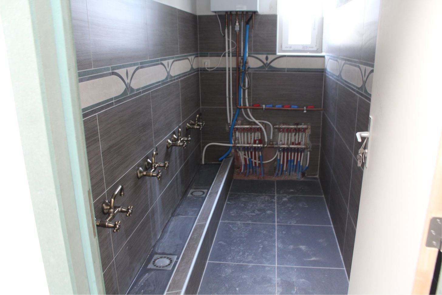 BAŞKAN KIR’DAN, BRÜKSEL EHLİBEYT CAMİİ İNŞAATINA ZİYARET
