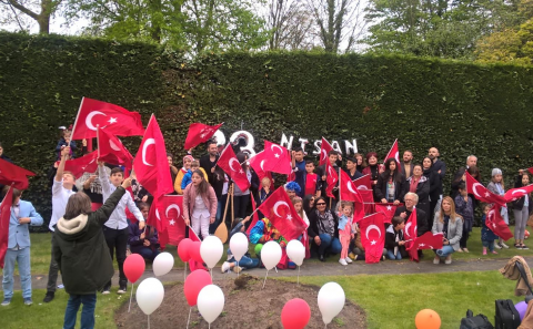 Antwerpen Başkonsolos Konut Bahçesinde 23 Nisan Ulusal Egemenlik ve Çocuk Bayramı Kutlandı.